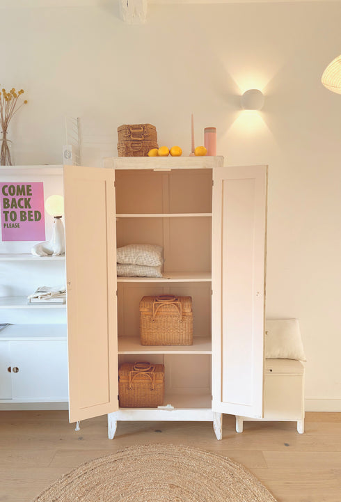 Armoire parisienne " Rachèle "