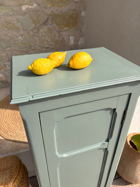 Petite armoire parisienne « Castille »