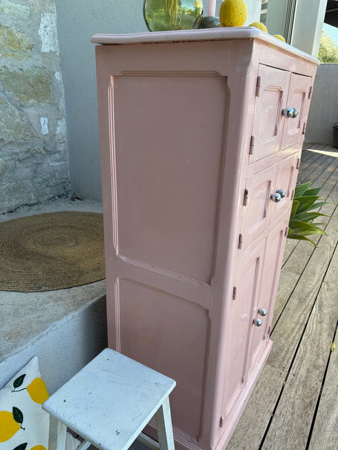 Armoirette parisienne de métier "Rose"