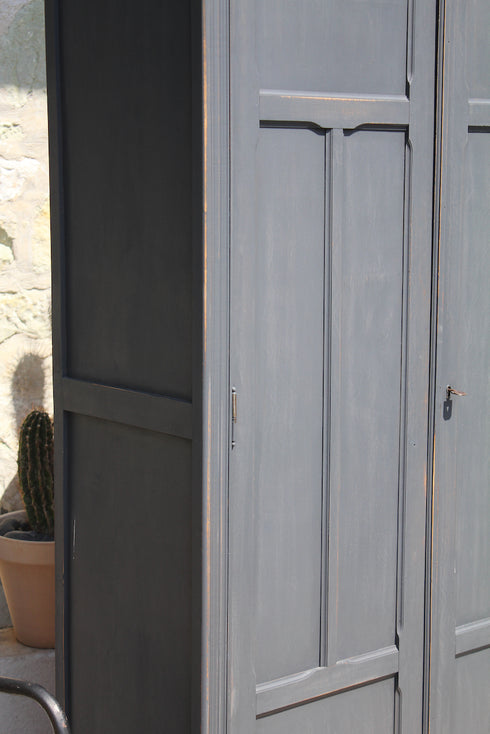 Armoire parisienne noir mat "Apolline"