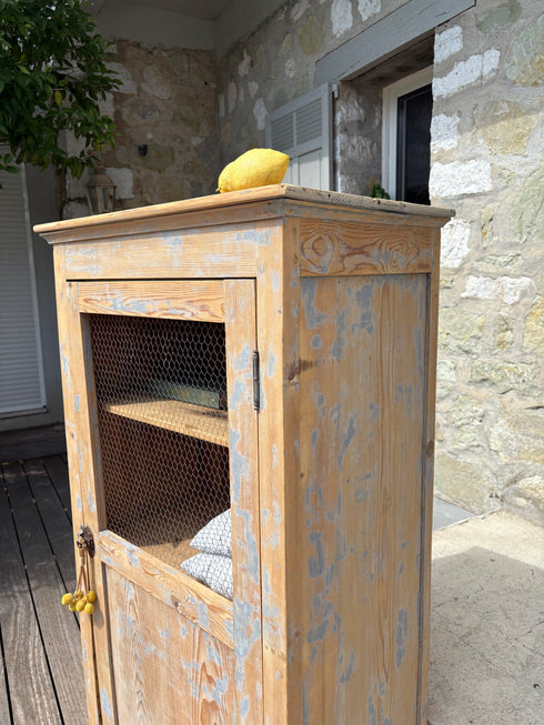 Bonnetière ancienne « Camille »