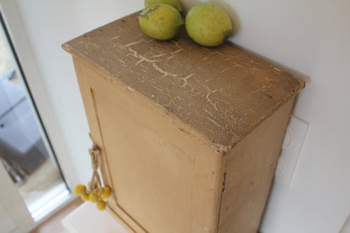 Petite armoire "Madeline"