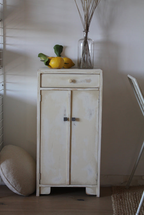 Petit buffet parisien "Basile"