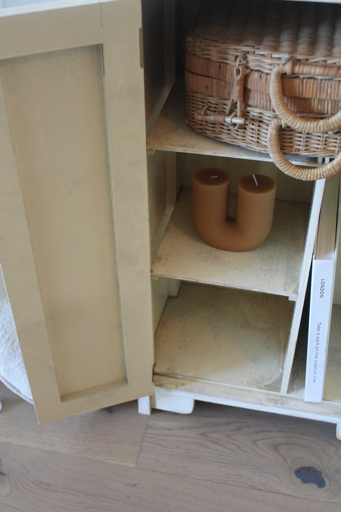 Petit buffet parisien "Basile"