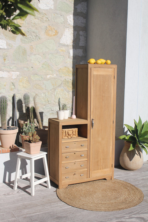 Petite armoire asymétrique "Philippine"