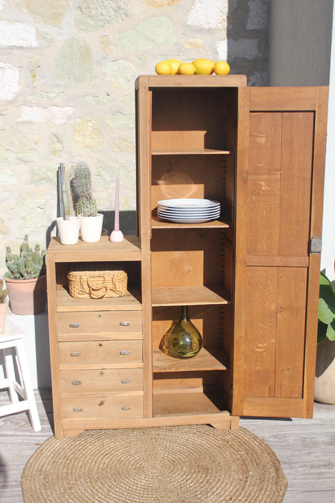 Petite armoire asymétrique "Philippine"