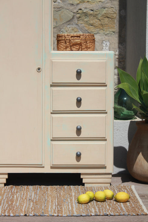 Petite armoire asymétrique "Suzanne"