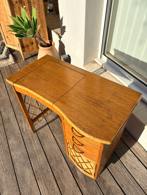 Coiffeuse rotin vintage « Cerise »