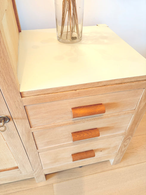 Petite armoire asymétrique « Clémentine »