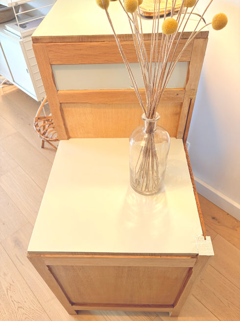 Petite armoire asymétrique « Clémentine »