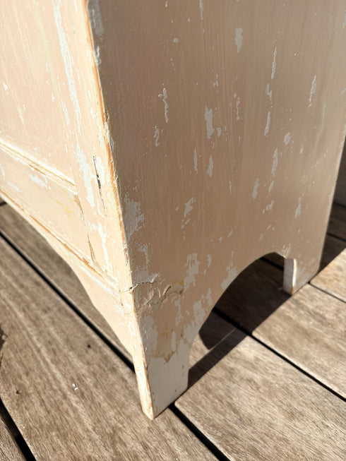 Petite armoire vitrée « Pâquerette »