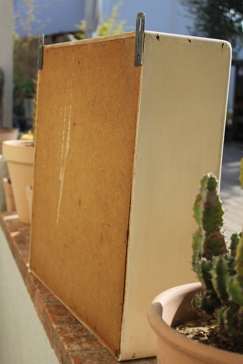 Petite vitrine vintage "Victoire"