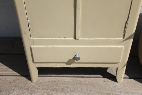 Petite armoire vintage "Célestine"