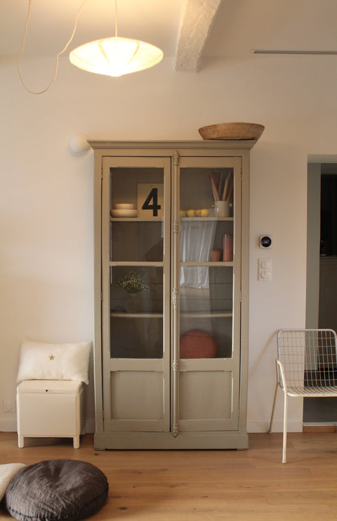 Bibliothèque ancienne "Jeanne"