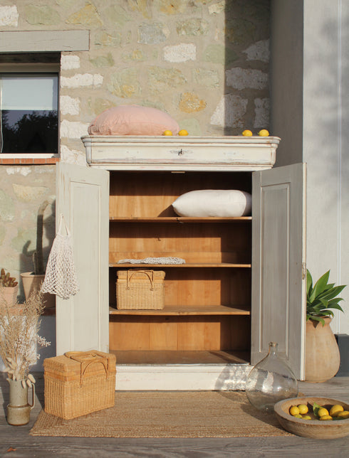 Petite armoire ancienne "Rose"
