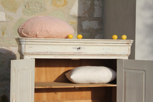 Petite armoire ancienne "Rose"