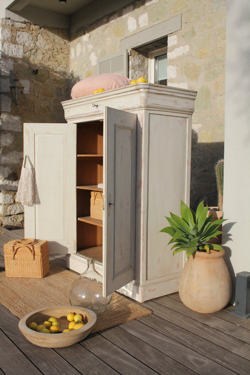 Petite armoire ancienne "Rose"