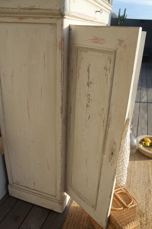 Petite armoire ancienne "Rose"