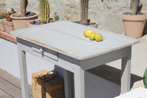 Petite table ancienne "Violette"