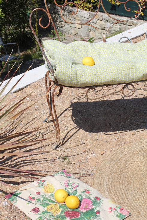 Banquette ancienne en fer forgé "Pâquerette"