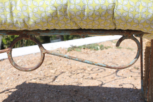 Banquette ancienne en fer forgé "Pâquerette"
