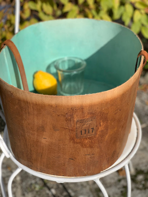 Ancienne boîte à chapeau "Lou"