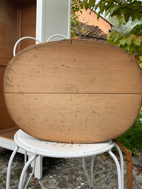 Ancienne boîte à chapeau "Lou"