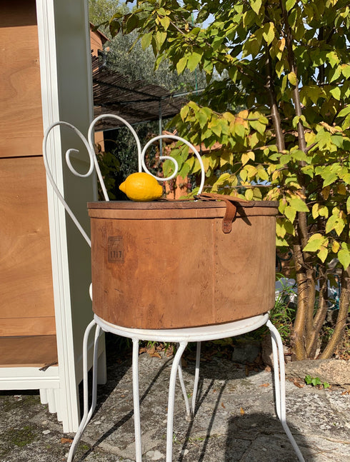 Ancienne boîte à chapeau "Lou"