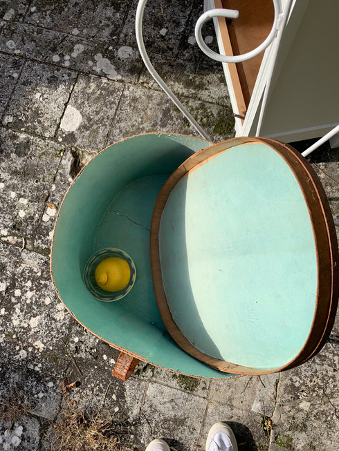 Ancienne boîte à chapeau "Lou"